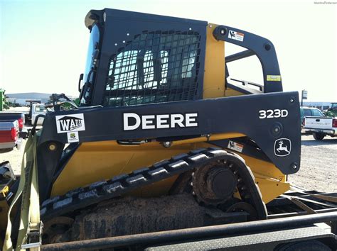 John Deere 323D compact track loader: Specifications and 